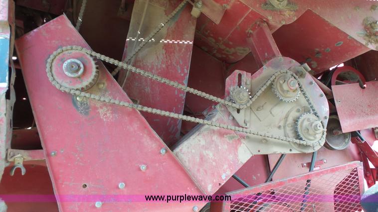 image for item L6554 1989 Case IH 1680 combine