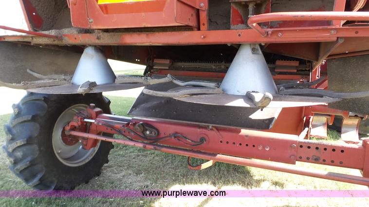 image for item L6554 1989 Case IH 1680 combine