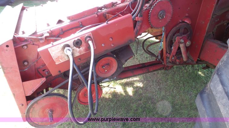 image for item L6554 1989 Case IH 1680 combine