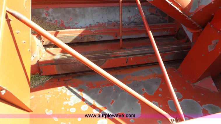 image for item L6554 1989 Case IH 1680 combine