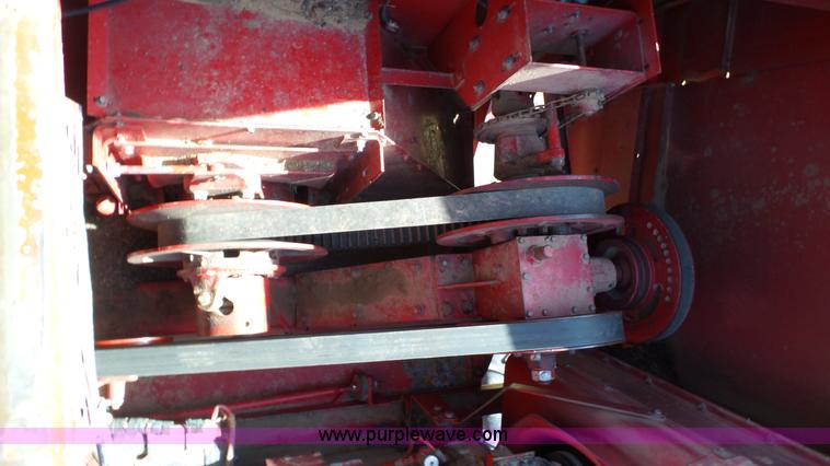 image for item L6554 1989 Case IH 1680 combine
