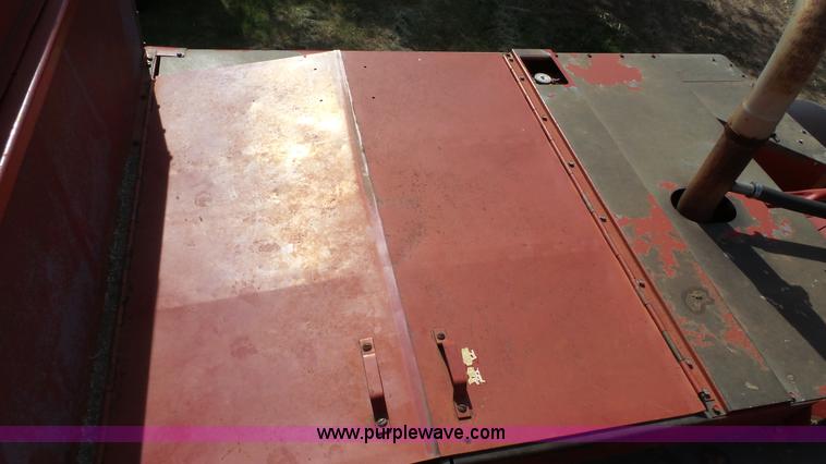 image for item L6554 1989 Case IH 1680 combine