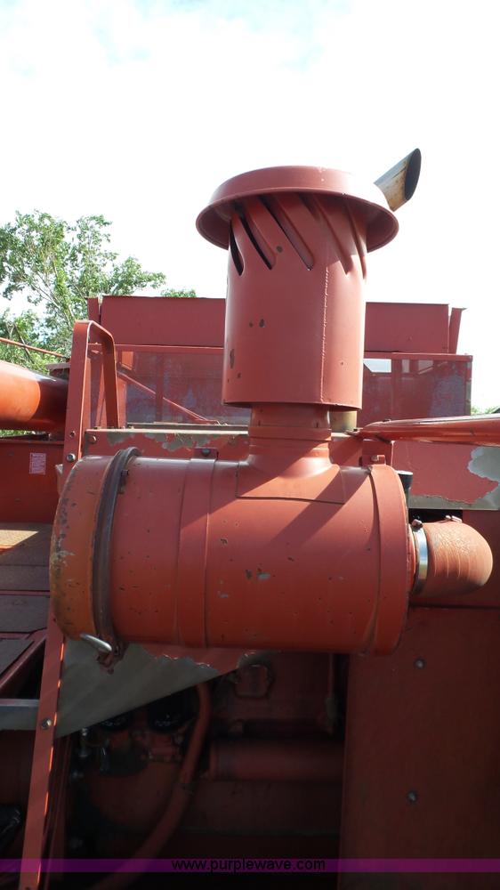 image for item L6554 1989 Case IH 1680 combine