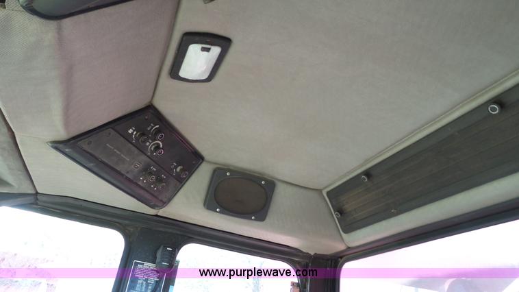 image for item L6554 1989 Case IH 1680 combine