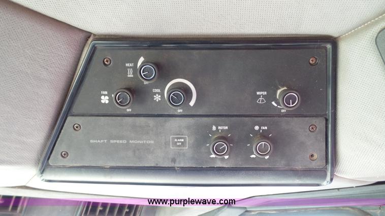 image for item L6554 1989 Case IH 1680 combine