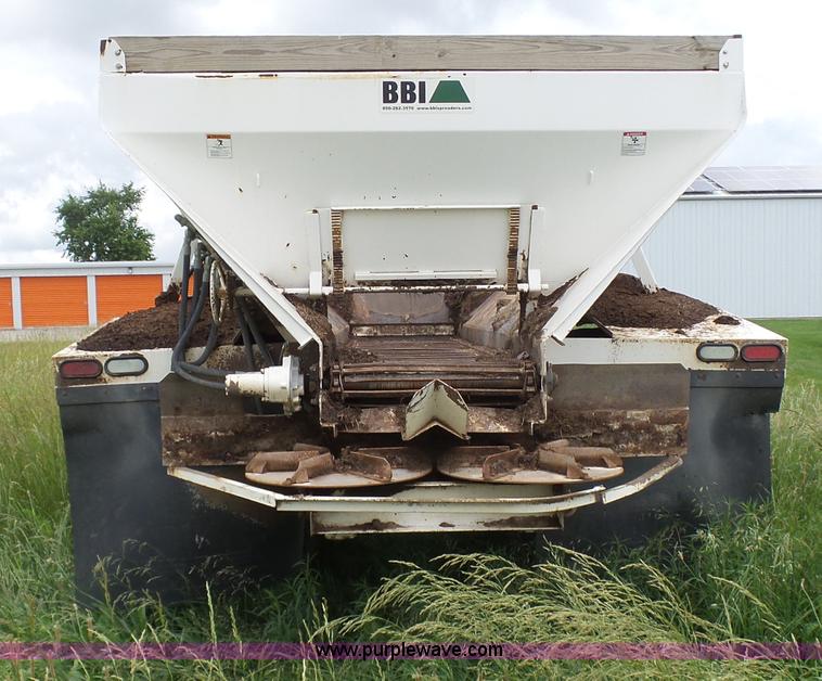 image for item L7068 1993 Ag-Chem TerraGator self-propelled applicator