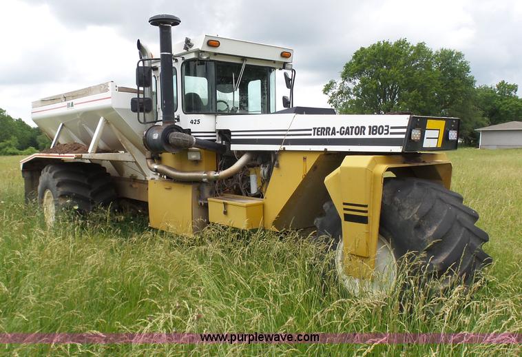 image for item L7068 1993 Ag-Chem TerraGator self-propelled applicator