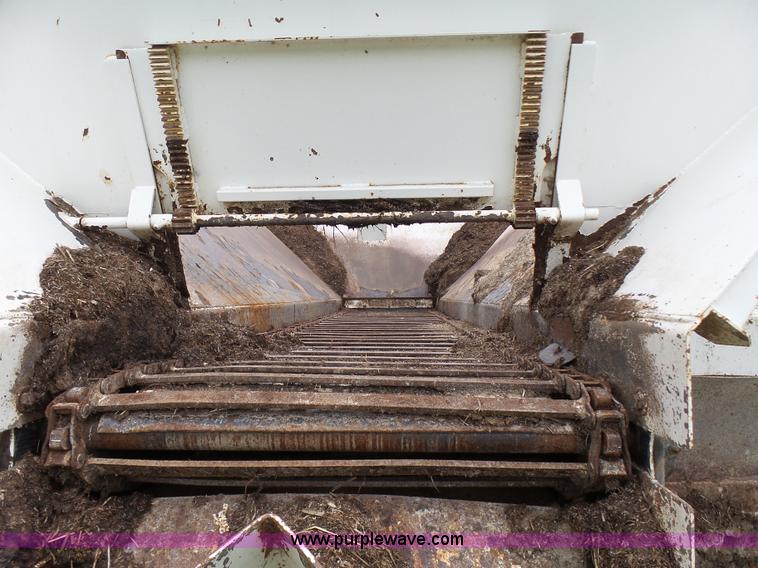 image for item L7068 1993 Ag-Chem TerraGator self-propelled applicator