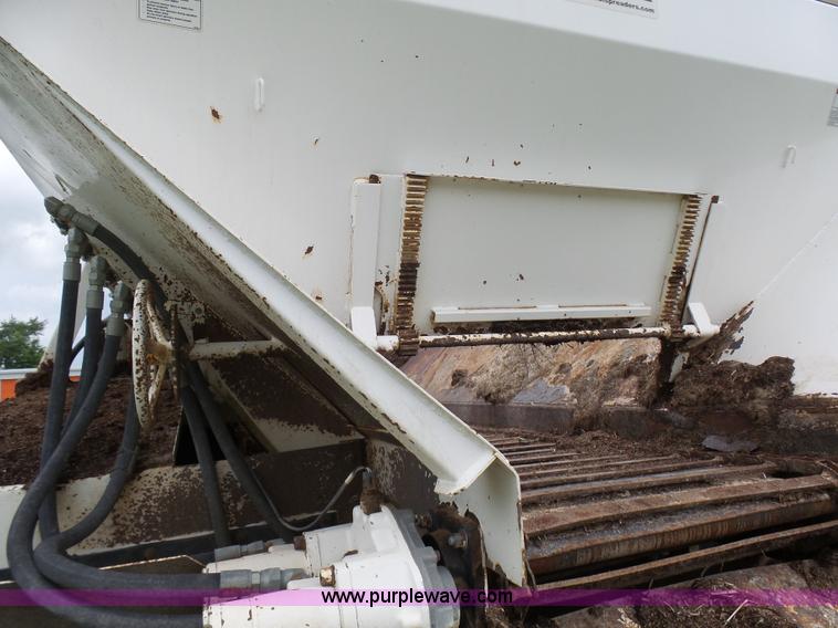 image for item L7068 1993 Ag-Chem TerraGator self-propelled applicator