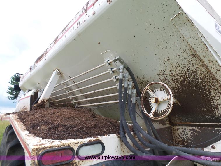 image for item L7068 1993 Ag-Chem TerraGator self-propelled applicator