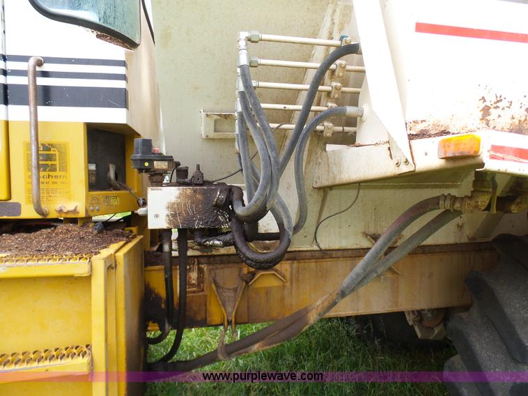 image for item L7068 1993 Ag-Chem TerraGator self-propelled applicator