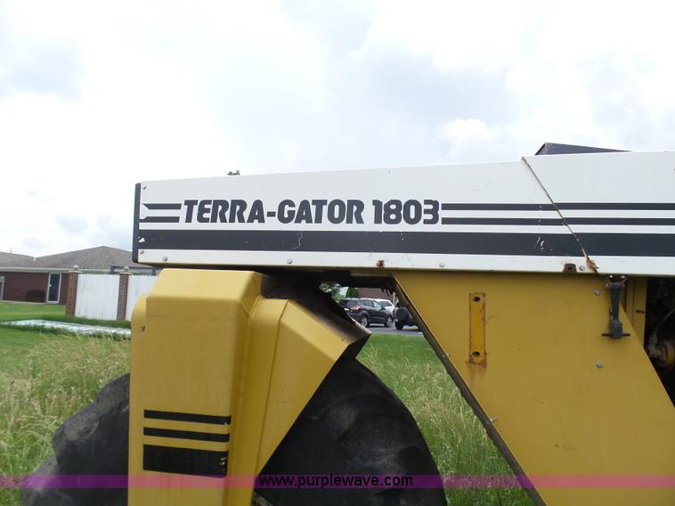 image for item L7068 1993 Ag-Chem TerraGator self-propelled applicator