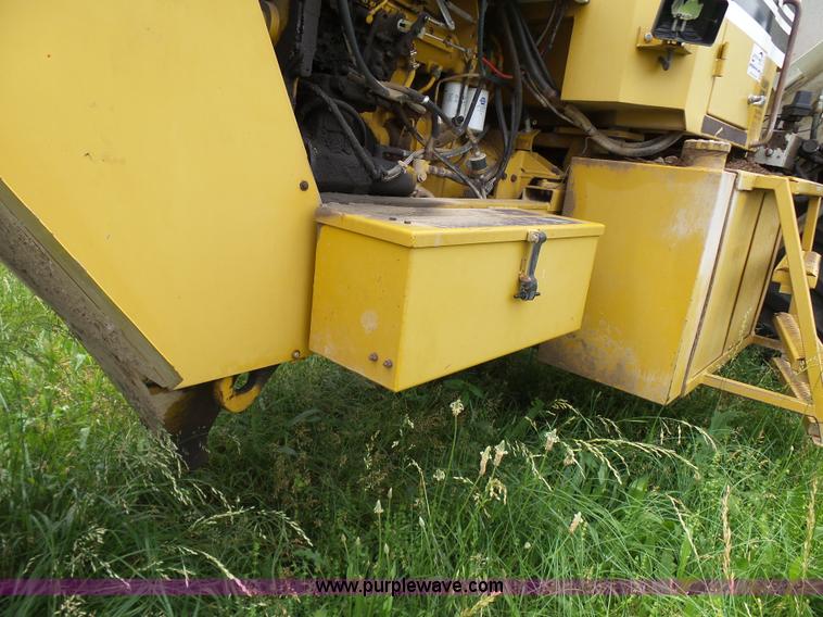 image for item L7068 1993 Ag-Chem TerraGator self-propelled applicator