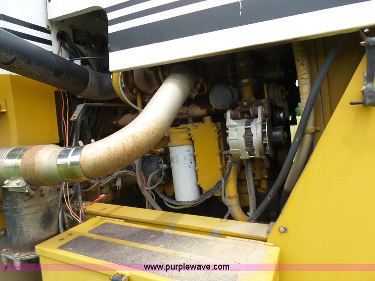 image for item L7068 1993 Ag-Chem TerraGator self-propelled applicator