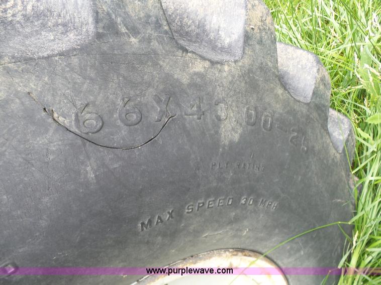 image for item L7068 1993 Ag-Chem TerraGator self-propelled applicator