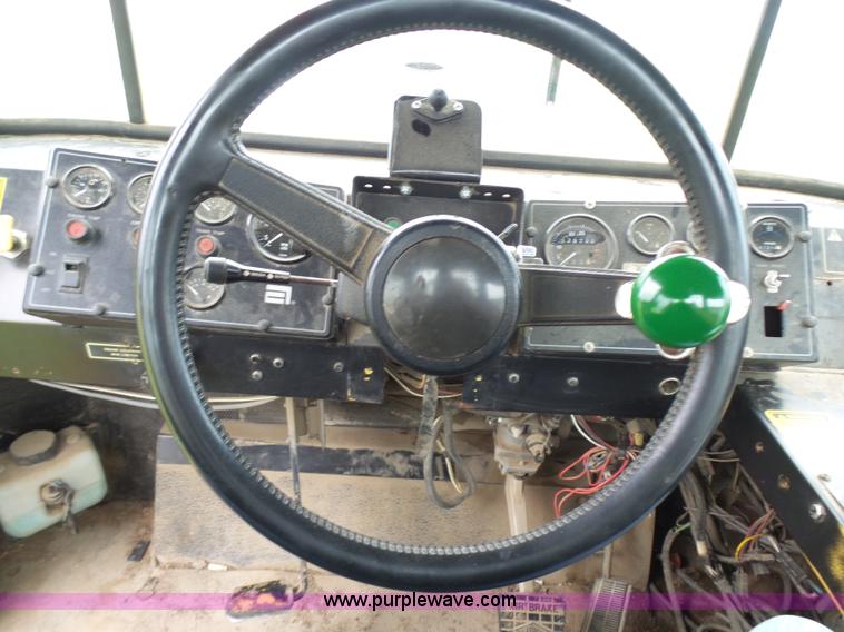 image for item L7068 1993 Ag-Chem TerraGator self-propelled applicator