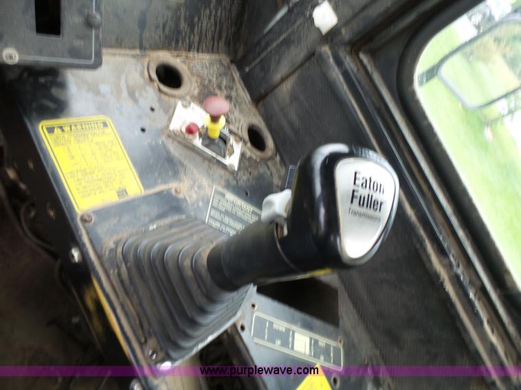 image for item L7068 1993 Ag-Chem TerraGator self-propelled applicator