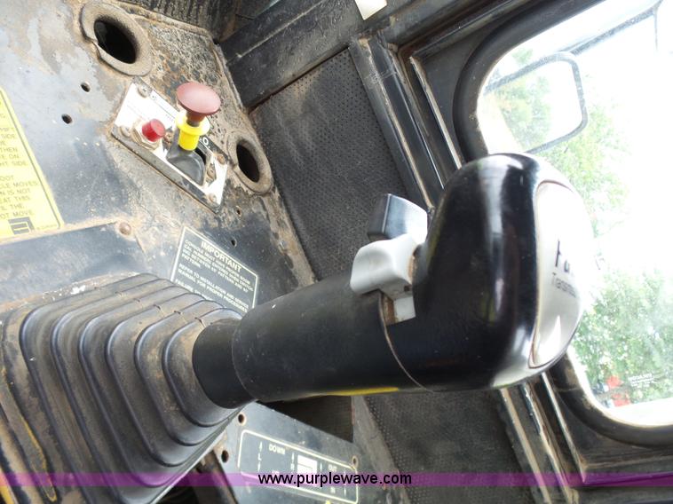 image for item L7068 1993 Ag-Chem TerraGator self-propelled applicator