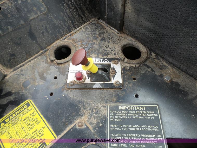 image for item L7068 1993 Ag-Chem TerraGator self-propelled applicator