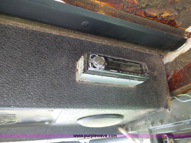 image for item L7068 1993 Ag-Chem TerraGator self-propelled applicator