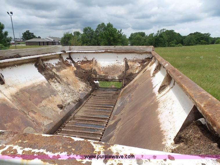 image for item L7068 1993 Ag-Chem TerraGator self-propelled applicator