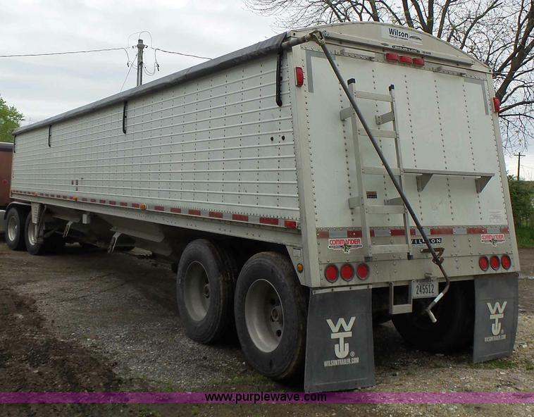 image for item L7231 2006 Wilson DWH500C double hopper grain trailer