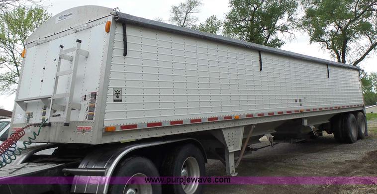 image for item L7231 2006 Wilson DWH500C double hopper grain trailer