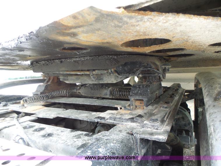 image for item L7231 2006 Wilson DWH500C double hopper grain trailer