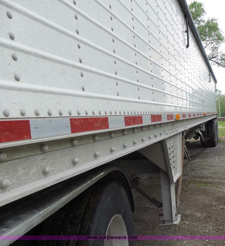 image for item L7231 2006 Wilson DWH500C double hopper grain trailer