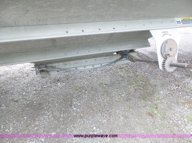 image for item L7231 2006 Wilson DWH500C double hopper grain trailer