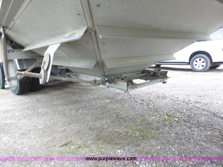 image for item L7231 2006 Wilson DWH500C double hopper grain trailer