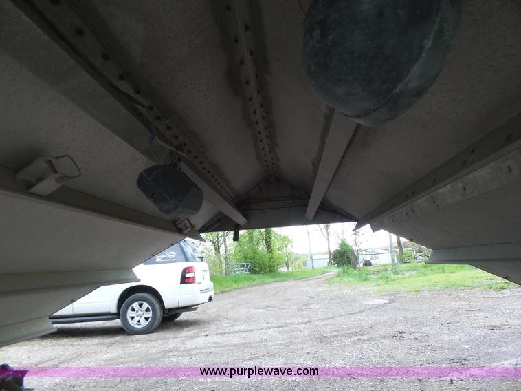 image for item L7231 2006 Wilson DWH500C double hopper grain trailer