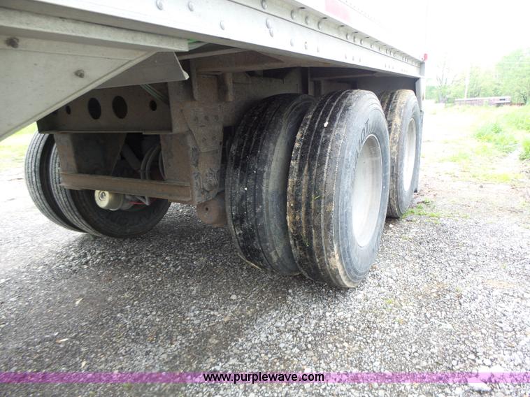 image for item L7231 2006 Wilson DWH500C double hopper grain trailer