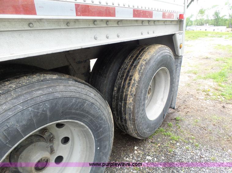 image for item L7231 2006 Wilson DWH500C double hopper grain trailer