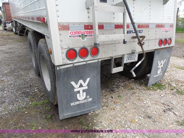 image for item L7231 2006 Wilson DWH500C double hopper grain trailer