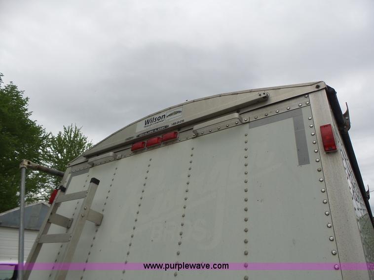 image for item L7231 2006 Wilson DWH500C double hopper grain trailer