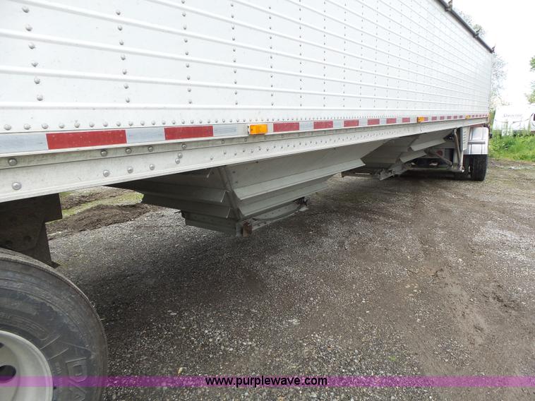 image for item L7231 2006 Wilson DWH500C double hopper grain trailer