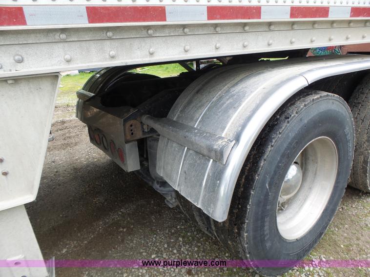 image for item L7231 2006 Wilson DWH500C double hopper grain trailer