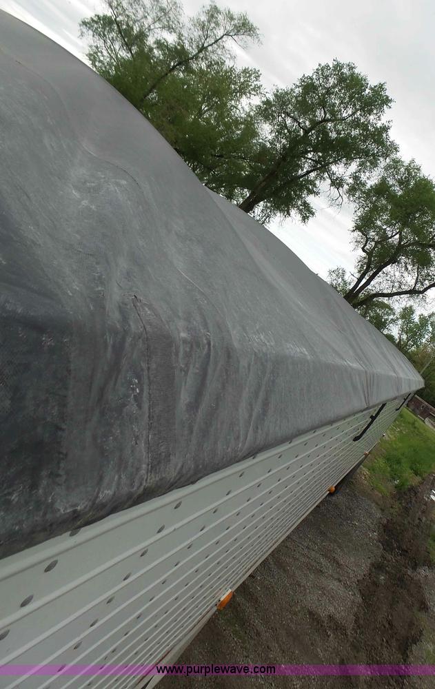 image for item L7231 2006 Wilson DWH500C double hopper grain trailer