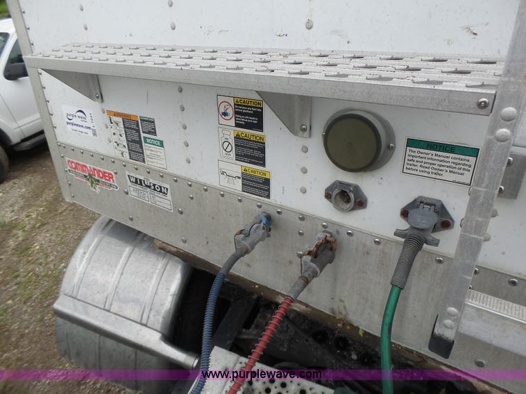 image for item L7231 2006 Wilson DWH500C double hopper grain trailer