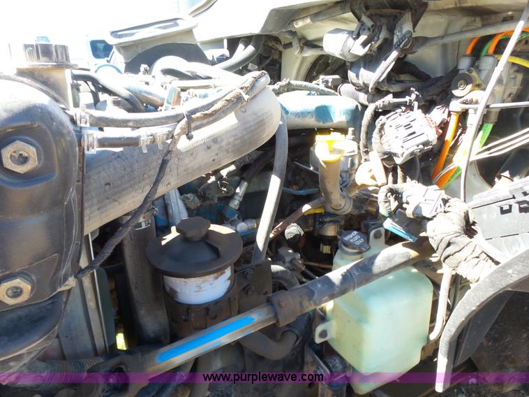 image for item L7498 2007 International DuraStar 4300 grain truck