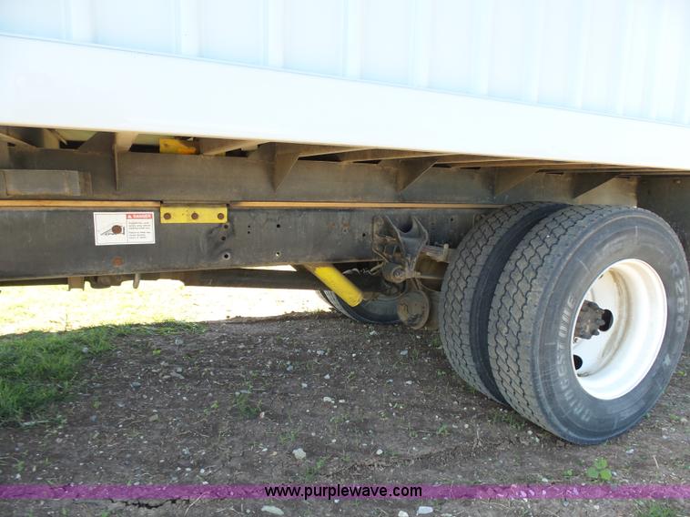 image for item L7498 2007 International DuraStar 4300 grain truck