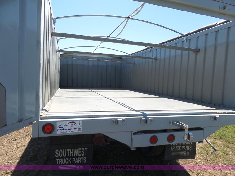 image for item L7498 2007 International DuraStar 4300 grain truck