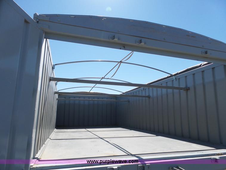 image for item L7498 2007 International DuraStar 4300 grain truck