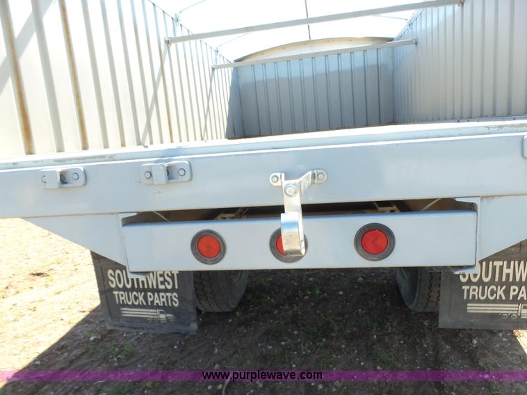 image for item L7498 2007 International DuraStar 4300 grain truck