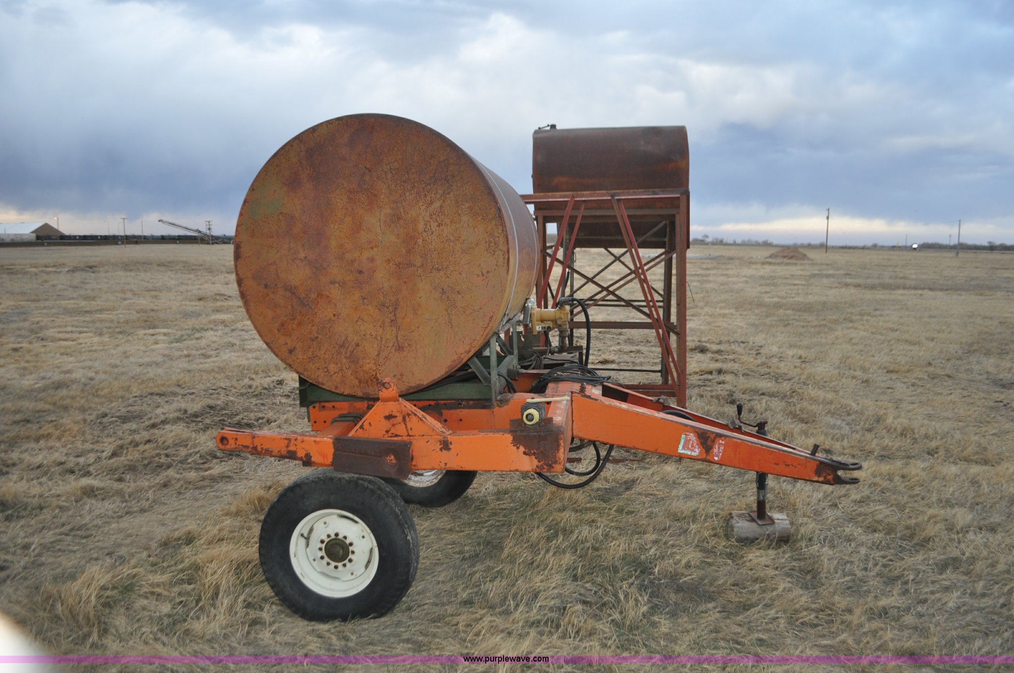 (3) fuel tanks in Julesburg, CO Item G7312 sold Purple Wave