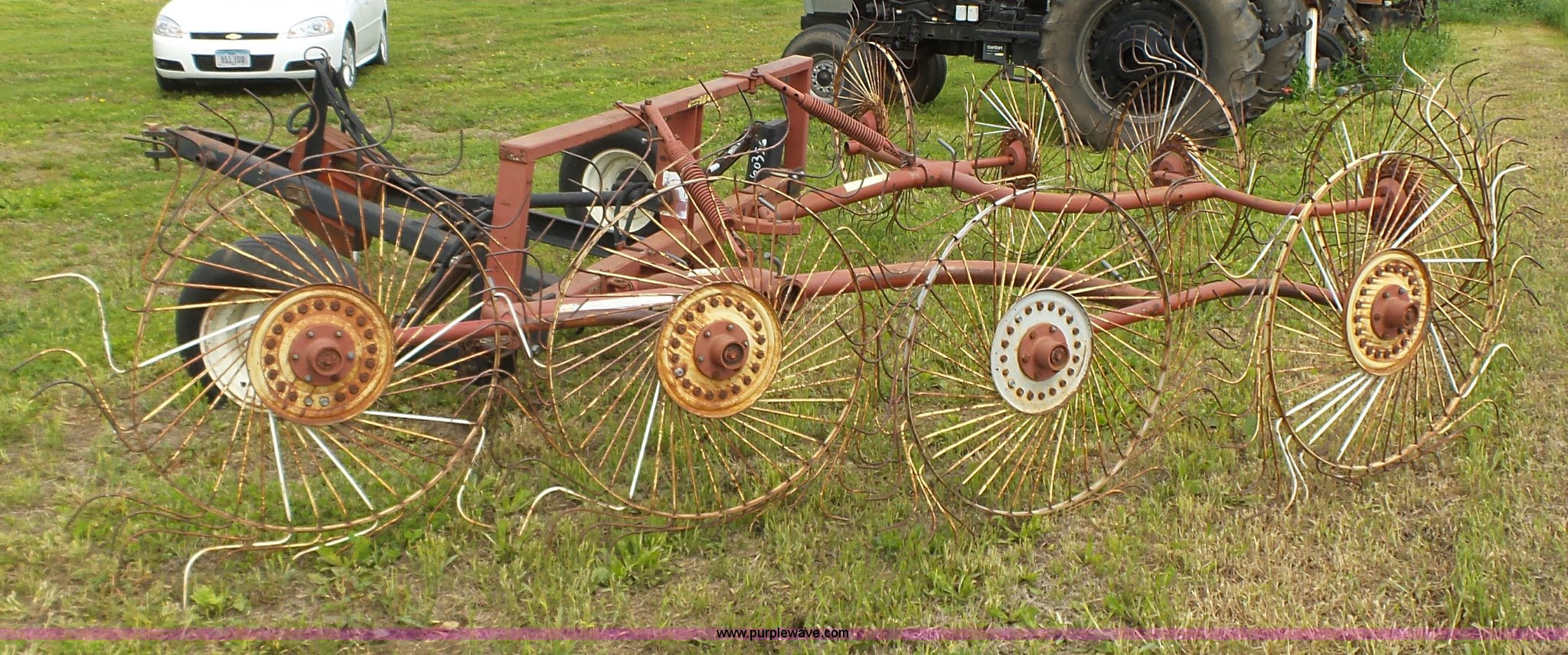 Gehl 308 hay rake in Madrid, IA | Item K2226 sold | Purple Wave