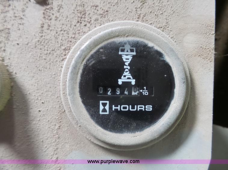 image for item AL9175 2001 Skyjack 3015 scissor lift