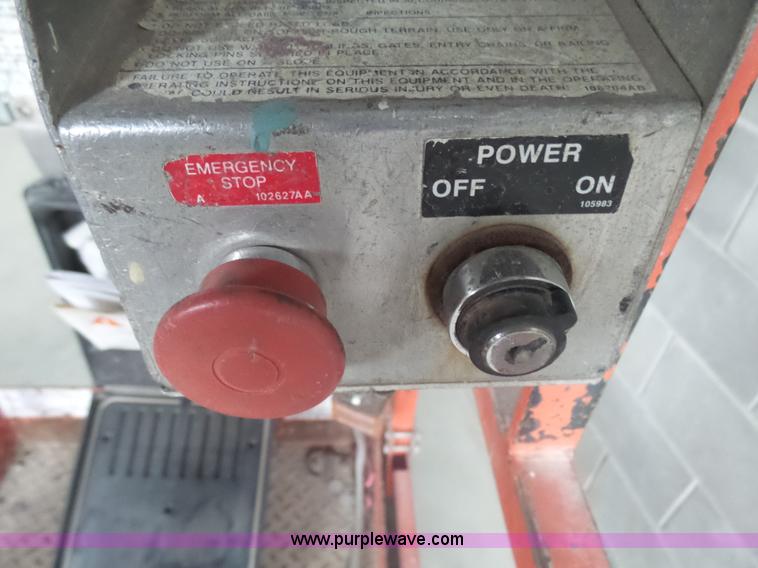 image for item AL9175 2001 Skyjack 3015 scissor lift