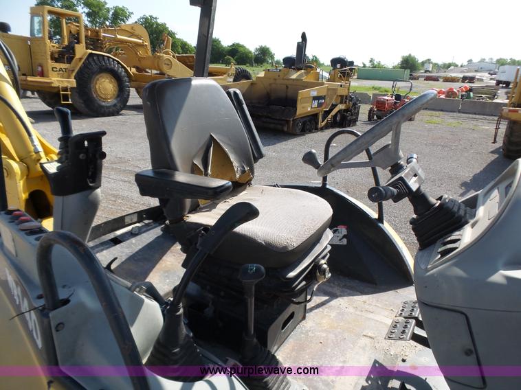 image for item J2793 2004 Komatsu WB140-2N backhoe